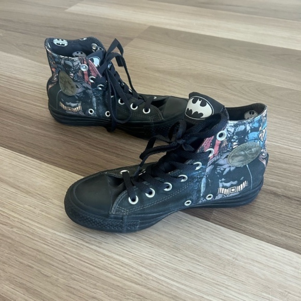 Limited edition Batman converse size men's 4 and women's 6